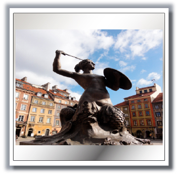 Статуя русалки на рынковой площади в Варшаве